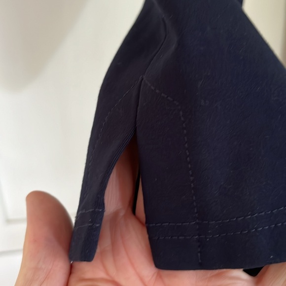 EUC Sympli navy straight leg pull on ankle length pant with small side hem vent - Picture 4 of 9